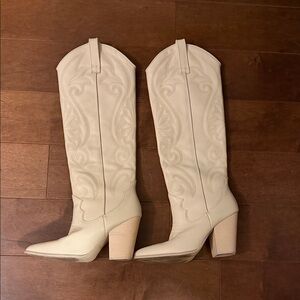Steve Madden Cream Heeled Boots